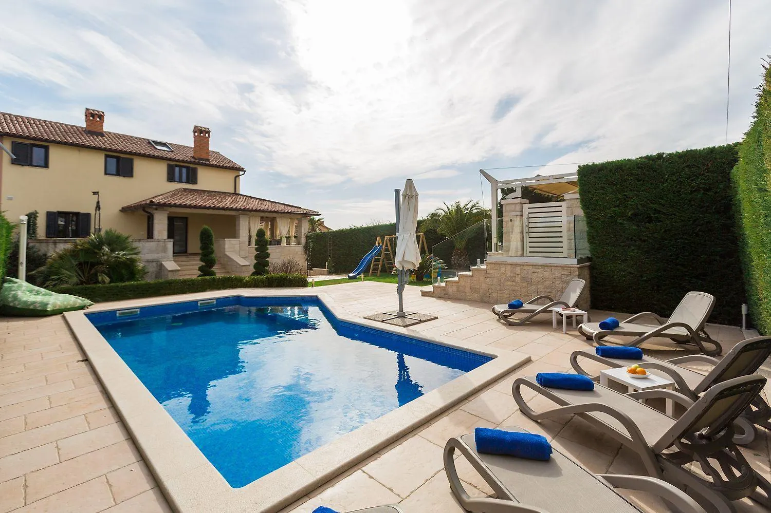 Kaštelir Atemberaubende Villa Mit Pool, Jacuzzi, Sauna, Panoramablick, Eigener Taverne, Spielplatz, Kamin