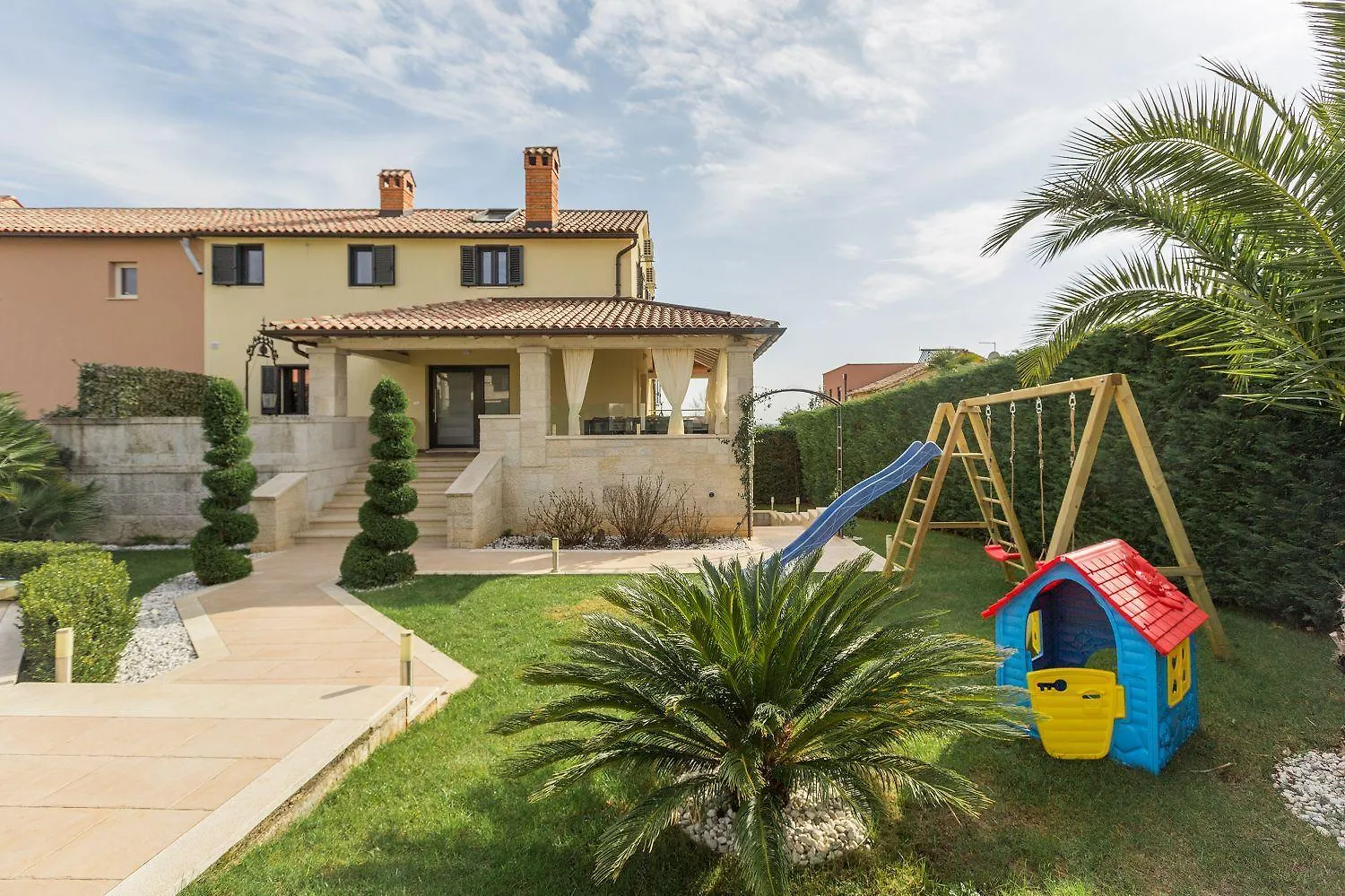 בית נופש Kaštelir Atemberaubende Villa Mit Pool, Jacuzzi, Sauna, Panoramablick, Eigener Taverne, Spielplatz, Kamin